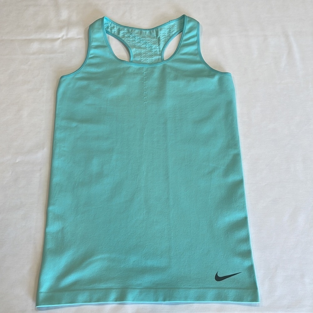 NIKE Pro Dri Fit Seamless Racerback